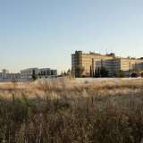 E� il 6 settembre del 1966 quando viene posta la prima pietra dell�ospedale San Paolo, ubicato nell�omonimo quartiere periferico di Bari. Ma mille problemi ne rallenteranno la nascita. I lavori saranno ripresi solo all�inizio degli anni 90 e il San Paolo vedr� finalmente la luce dopo decenni di sprechi e abbandono